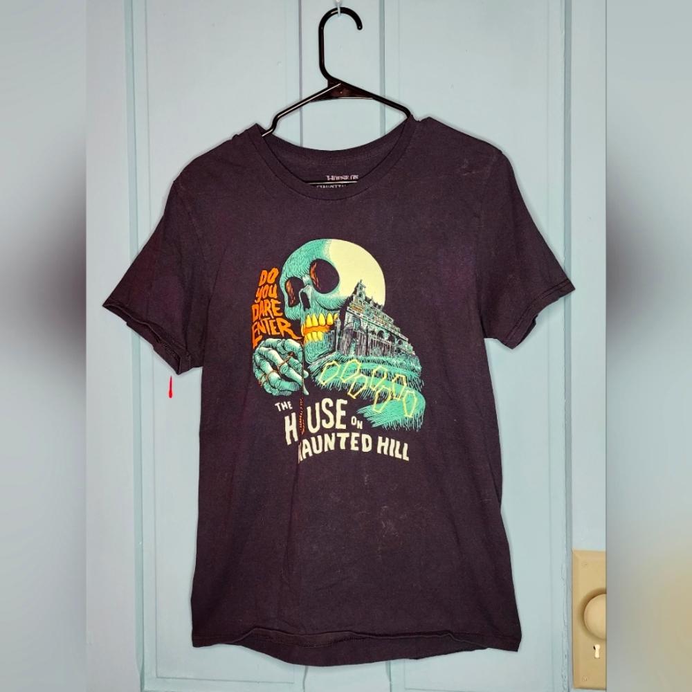 Loot Fright House on Haunted Hill Graphic Tee